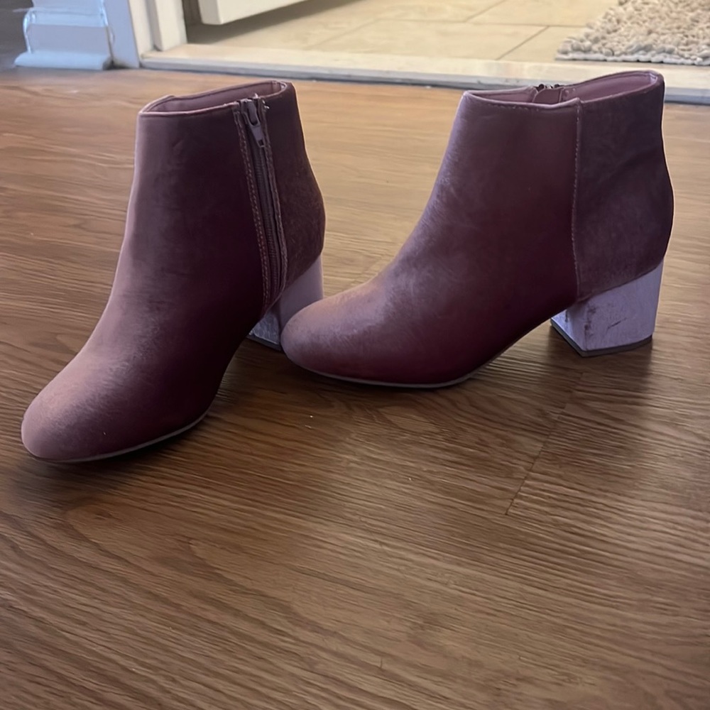 Velvet pink boots nwot